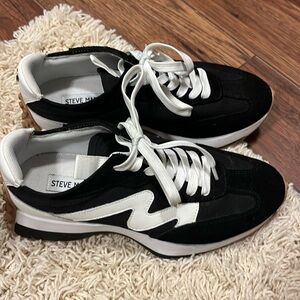 Steve Madden Campo sneakers, like new with box